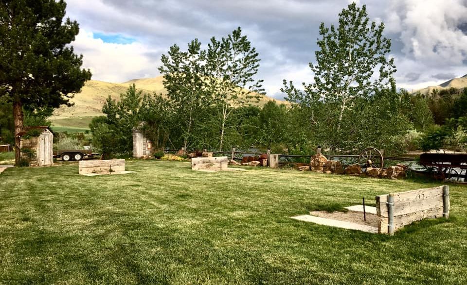 About Our Family Friendly Restaurant in Horseshoe Bend, ID Locking